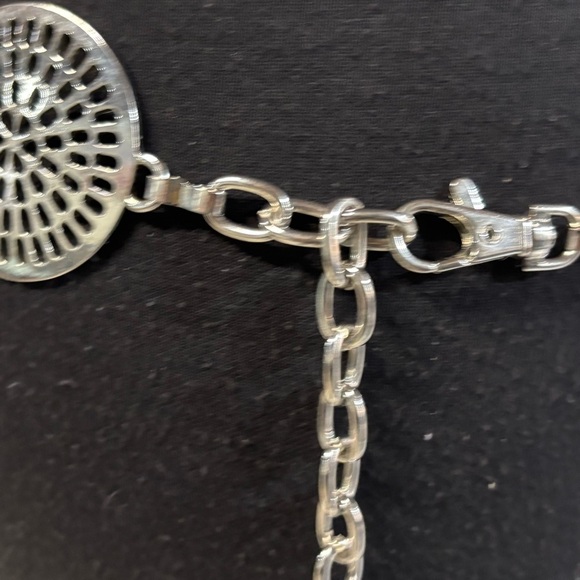 ❤️Silver Medallion Chain Link Belt- M/L - Picture 4 of 4